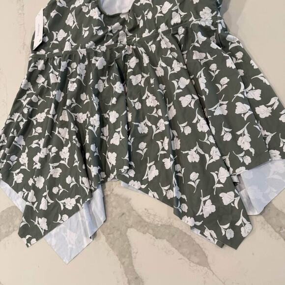 Bloomchic NWT Floral Cut Out Tankini Swim Top Women’s Size 28 Mint Green Padded - Picture 5 of 10